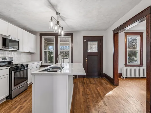 1529 Dale St N, Saint Paul, MN 55117