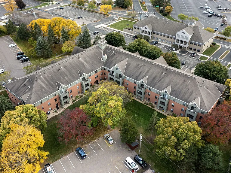 Heritage Park Apartments — Photo 11