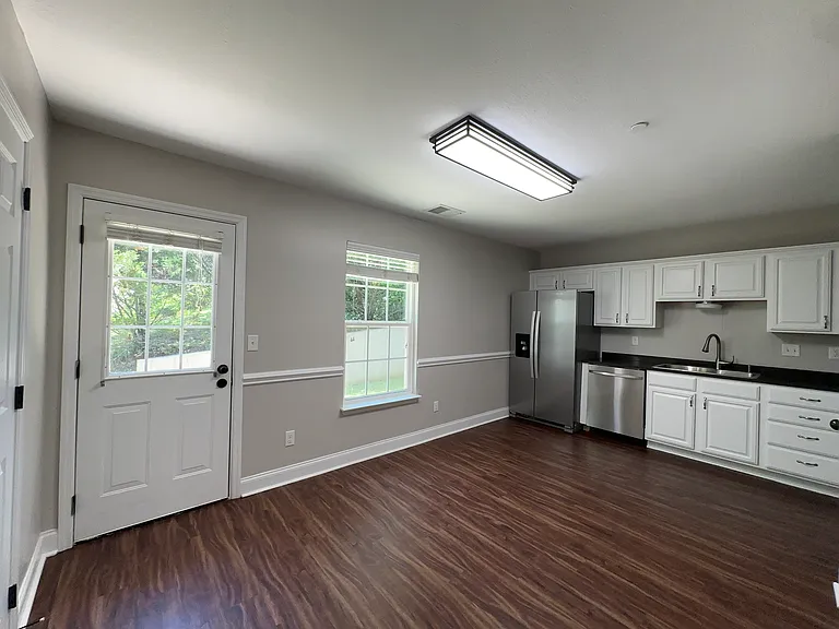 1126 Maple Tree Ln — Photo 33