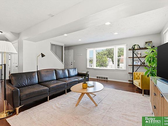 3rd image of 2112 S 49th Ave