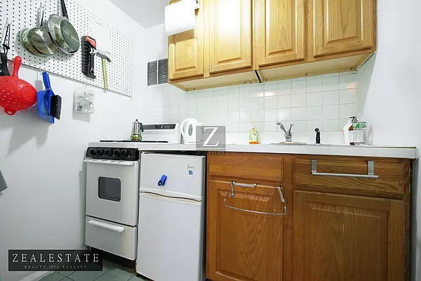 Rented by ZealEstate Group Inc | media 5