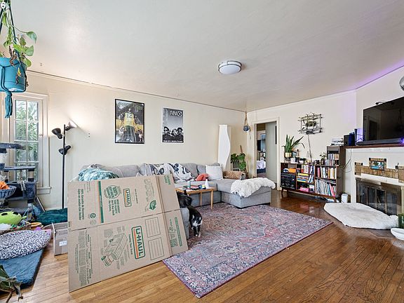 5th image of 1826 Mill St