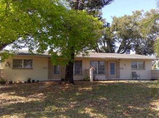 1104 Vineyard Pl, Lehigh Acres, FL 33936