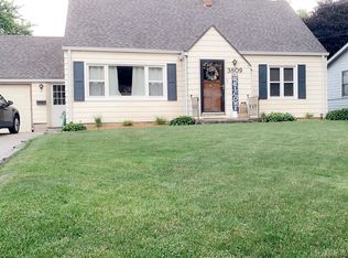 3809 67th St, Urbandale, IA 50322