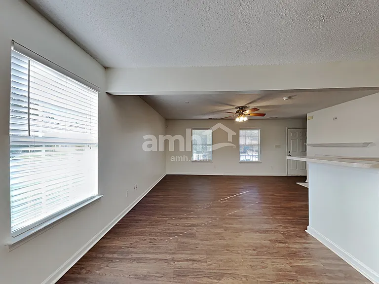 160 Camforth Dr — Photo 5