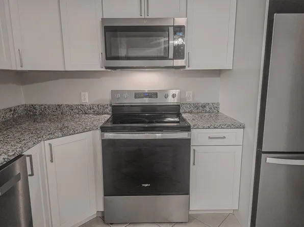 1 Northbrook Dr Unit 106, Manchester, NH 03102