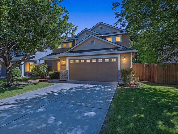 2nd image of 10031 W Shelborne Dr