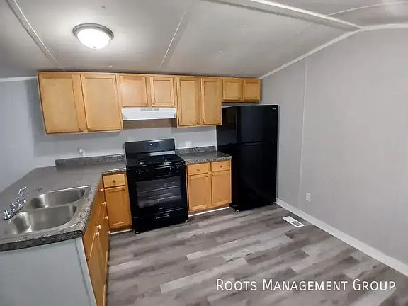 3rd image of 306 Carriage Lane Est #306