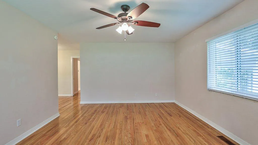 3 bed, 1649 sqft, $2,000 — Photo 3