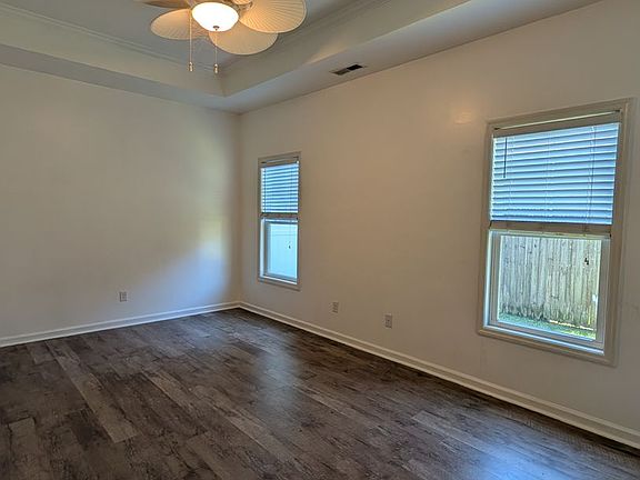 4th image of 240 Seville St