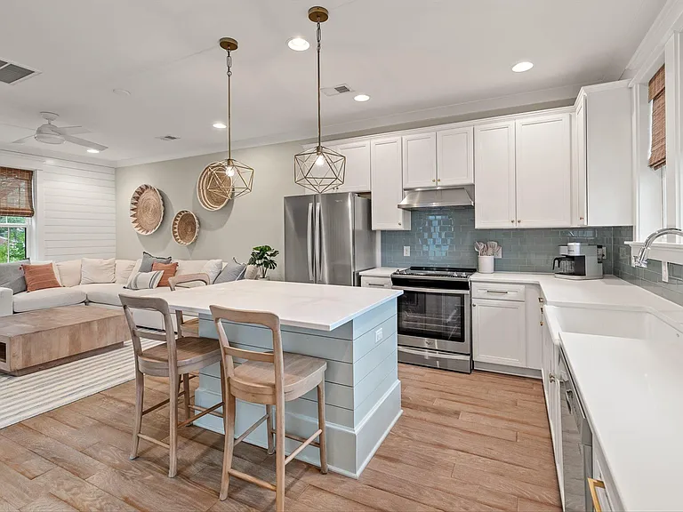 958 Key Colony Ct — Photo 6