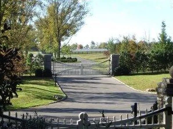 3006 Bryan Station Rd, Lexington, KY 40516