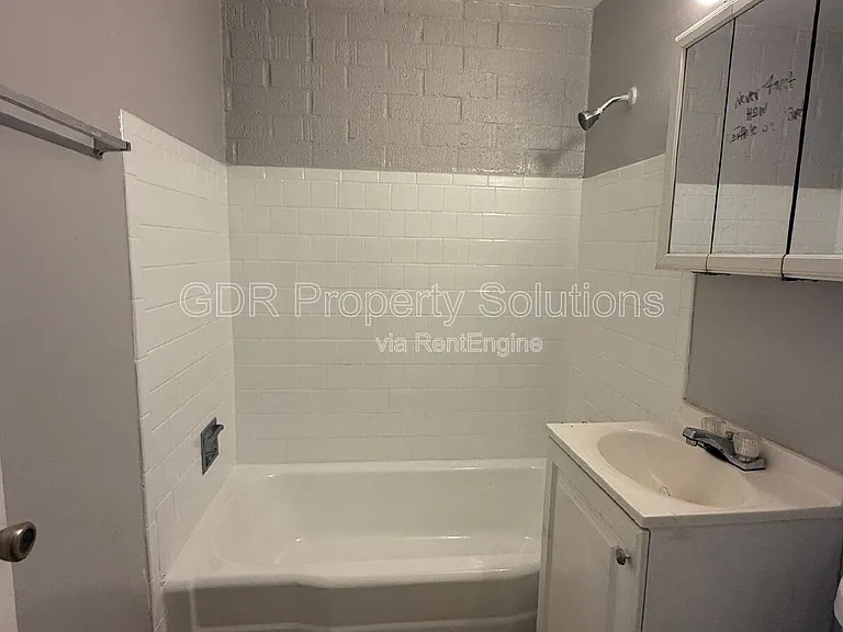 1200 Coal Ave SW #10 — Photo 16