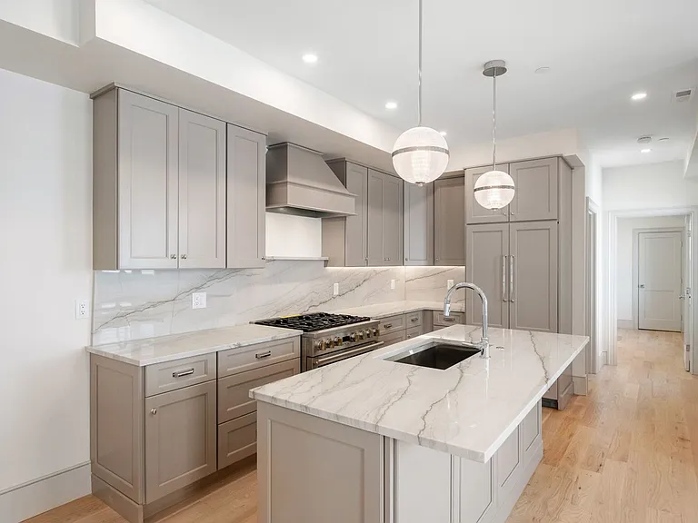192 Green St #192 — Photo 2
