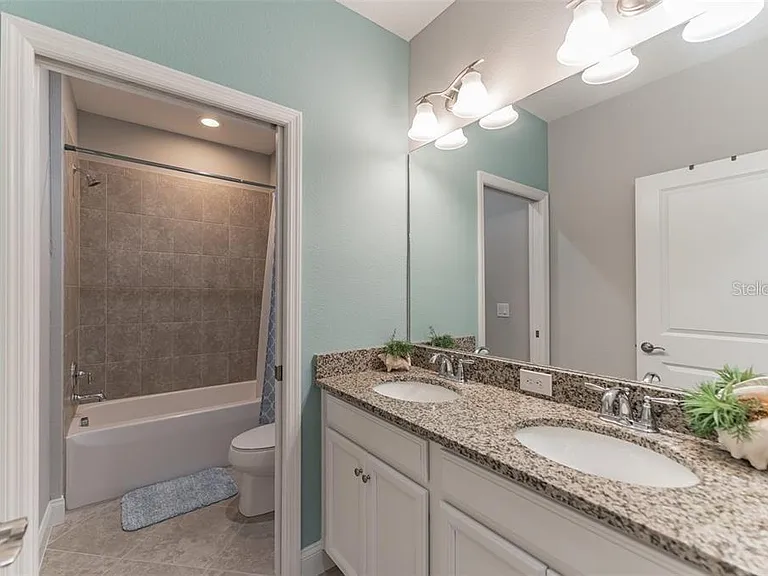 490 Captiva Dr — Photo 16