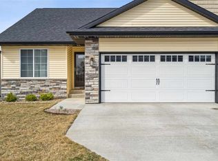 909 Hillside Dr, Tiffin, IA 52340