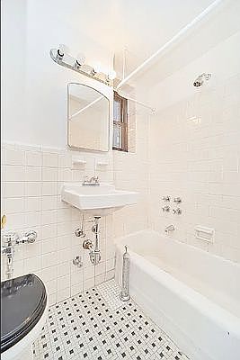 5th image of 459 Park Ave S #2B