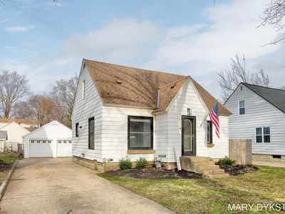 124 S Fairview Rd, Zeeland, MI, 49464