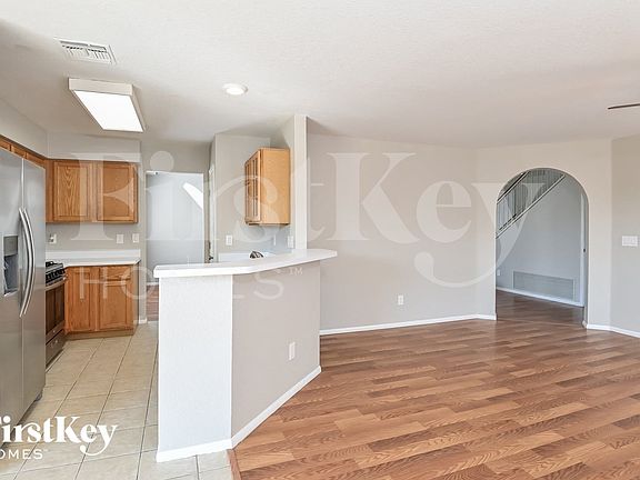 5th image of 1161 N Chamberlain Pl