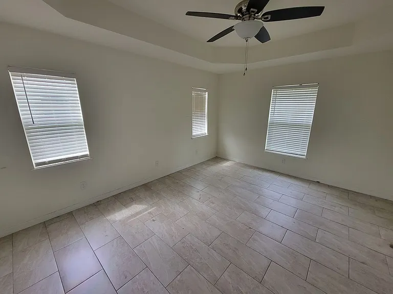 321 W Climbing Ivy Ct — Photo 8