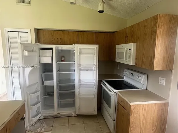16280 SW 77th Ter, Miami, FL 33193