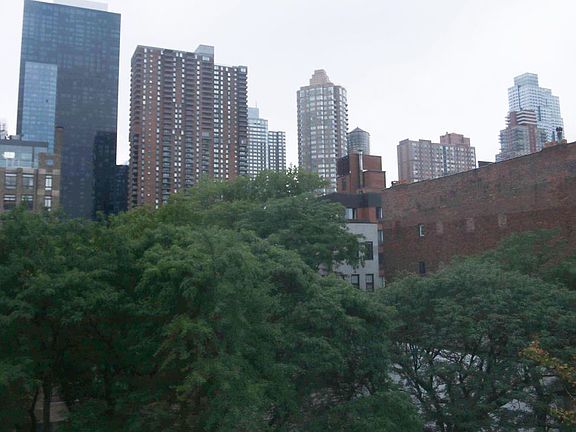 4th image of 445 W 46th St APT 4E