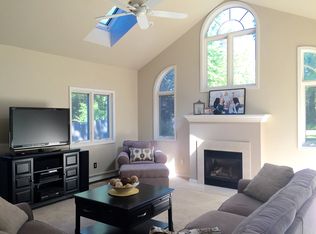 36 Buckwalter Rd, Audubon, PA 19403