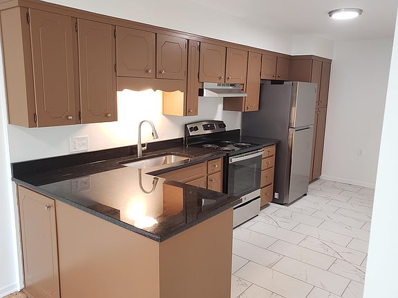 3rd image of 6614 W 93rd Ter APT A