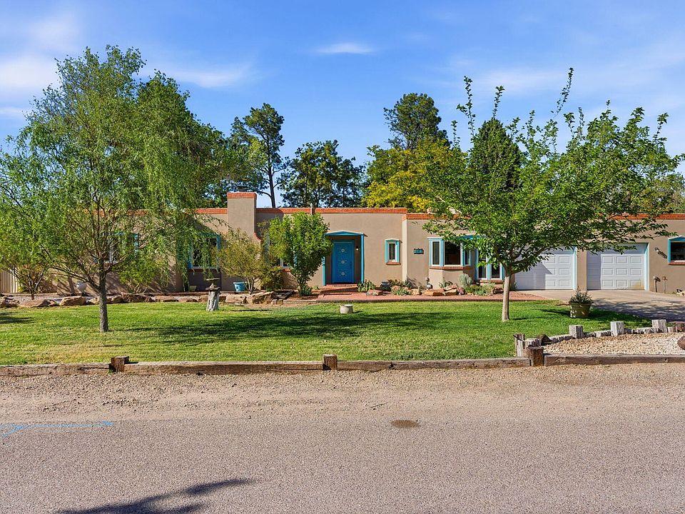 1st image of 1017 Acequia Trl NW