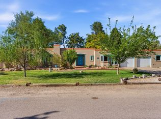 1017 Acequia Trl NW, Los Ranchos De Albuquerque, NM 87107
