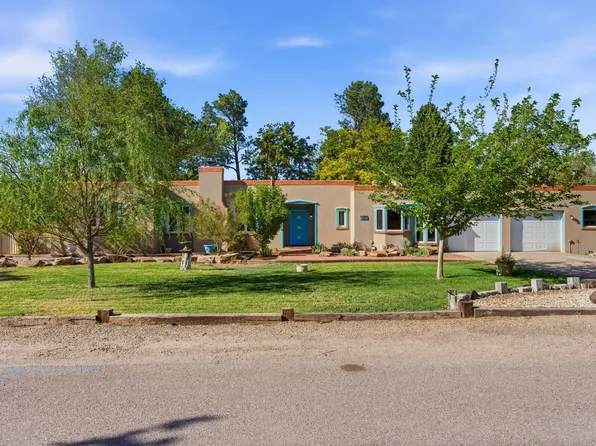 1017 Acequia Trl NW, Los Ranchos De Albuquerque, NM 87107