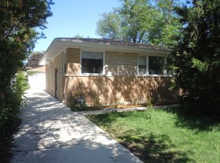 621 Hibbard Rd, Wilmette, IL 60091