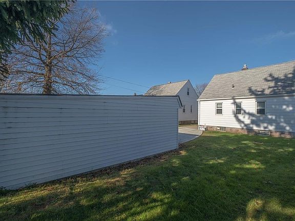 3rd image of 6803 Northcliff Ave