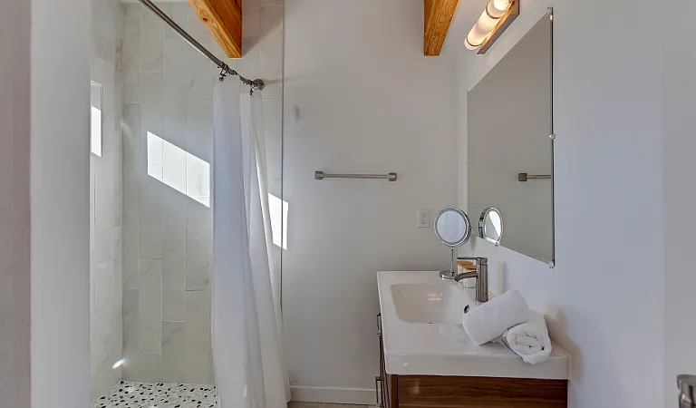 7468 N Catlin Ave #A — Photo 41