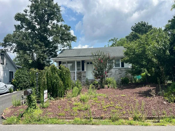 21 Cedar Tree Ln, Toms River, NJ 08753