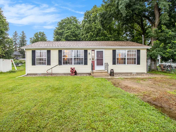 31 Beckwith Dr, Galesburg, MI 49053