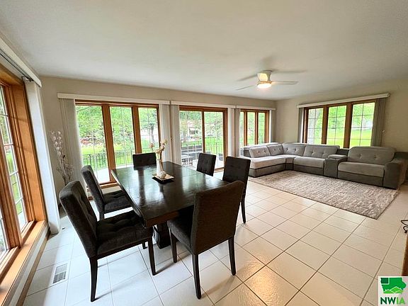 4th image of 713 Meadow Ln