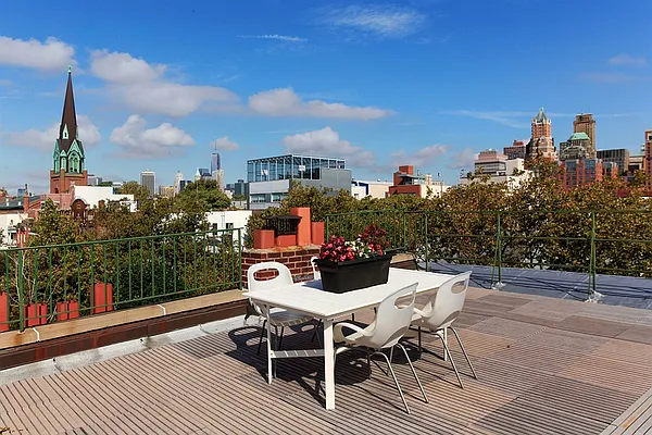 Sold by Corcoran | media 24