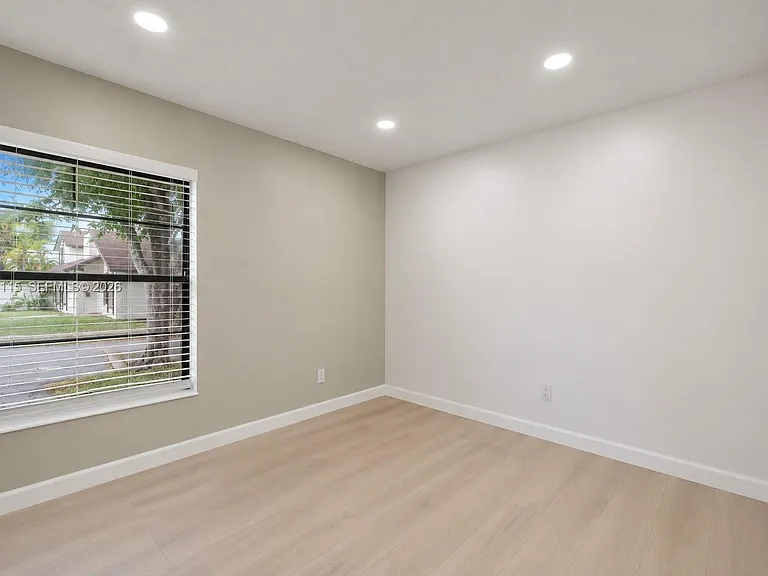525 NW 100th Ct #525 — Photo 17