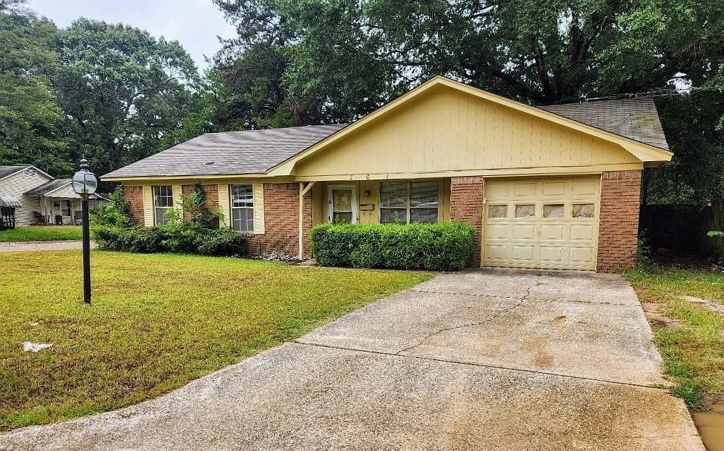 3 bed, 1337 sqft, $1,400 — Photo 3