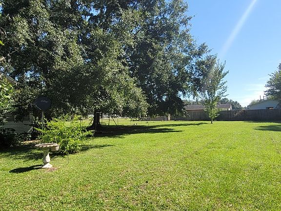 4th image of 14 Williford Dr