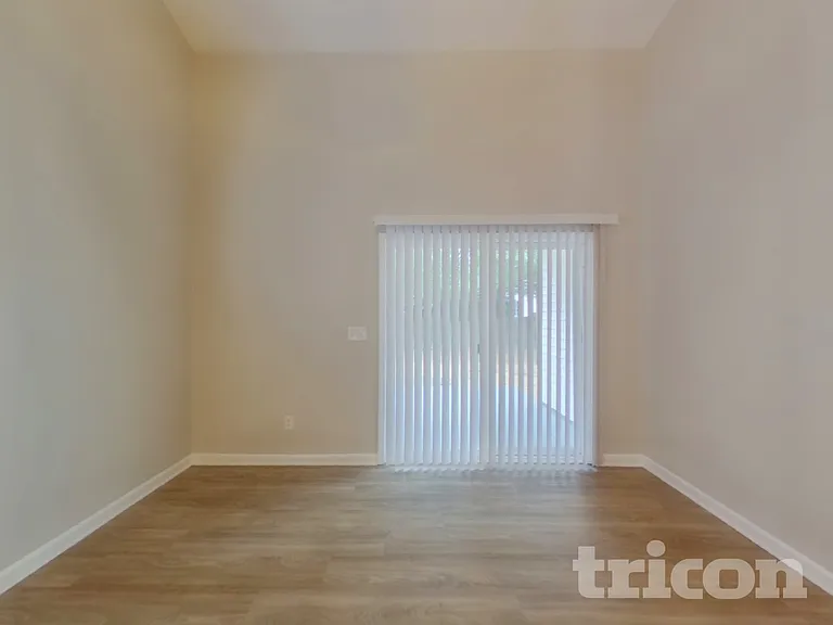 137 Misty Dew Ln — Photo 2