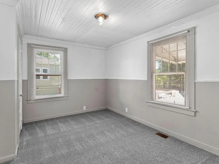 1742 Ware Ave — Photo 11
