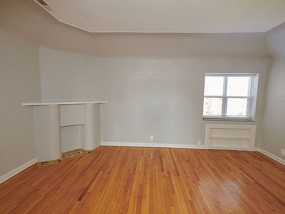 2nd image of 5816 Lindenwood Ave #5826-3W