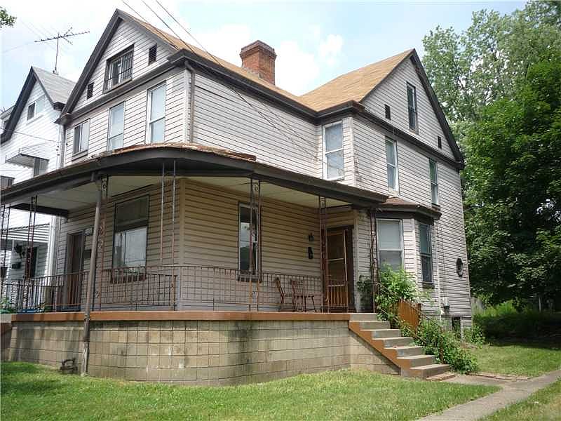 2nd image of 2926 Zephyr Ave