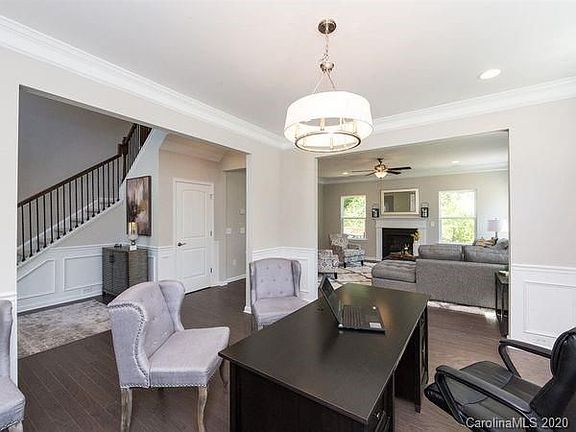 5th image of 100 Stowe Creek Ln