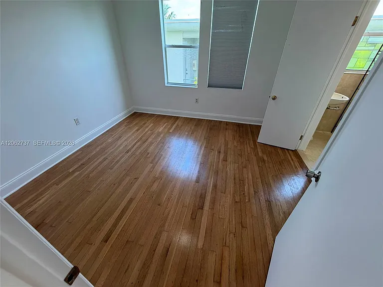 1027 Euclid Ave #4 — Photo 4