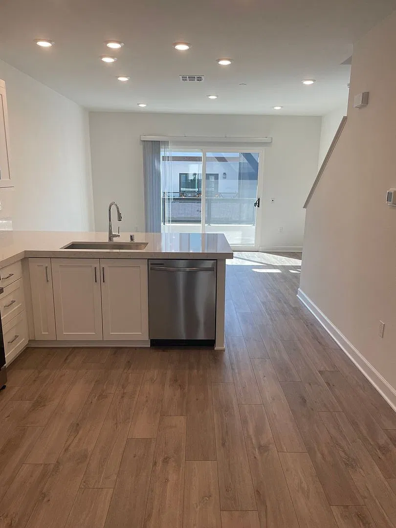 Modern 3 Bed 3 Bath Townhome - 3-Story Farmhouse Style with Resort-Like Amenities! — Photo 1