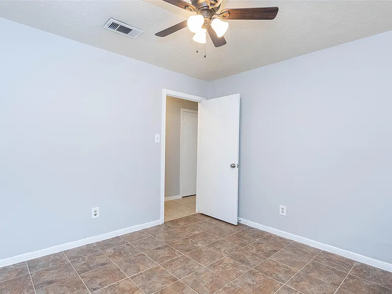 2921 Chicago St — Photo 20