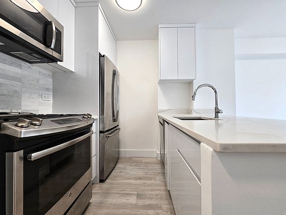 4th image of 1735 York Ave APT 15E